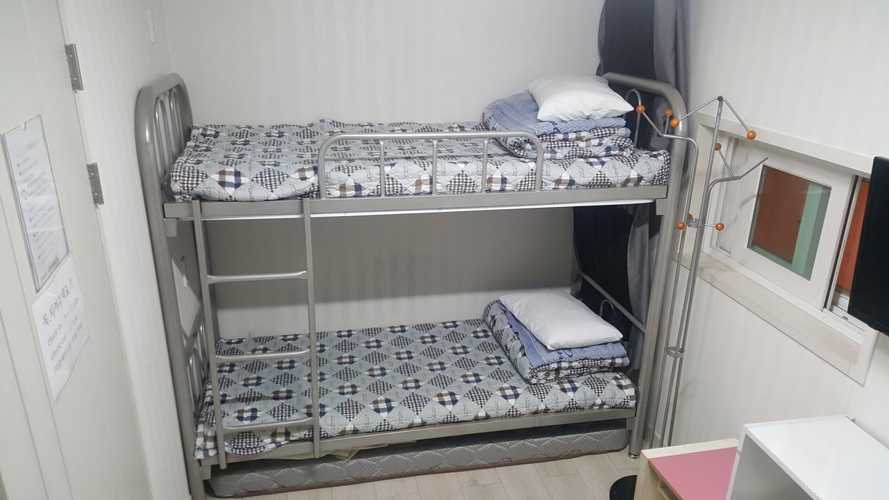 סיאול Embassy Guesthouse Itaewon מראה חיצוני תמונה